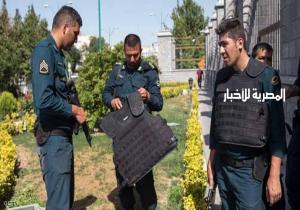 إيران.. مقتل ضباط شرطة باشتباكات مع محتجين