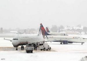 انزلاق طائرة بسبب الجليد في مطار بوسطن