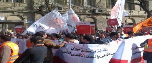 بالفيديو.. “مصر القوية” يرفض هتافات إسقاط النظام .. ومتظاهرون ينشقون عن مسيرته