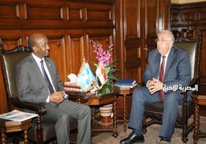القصير يبحث مع وزير الثروة السمكية الصومالي أوجه التعاون بين البلدين