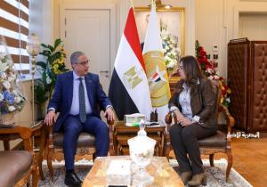 وزيرة التنمية المحلية تتابع مع محافظ الفيوم جهود تنفيذ لمبادرة "بداية" ومعدلات ملف "التصالح"