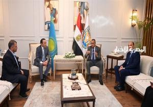 محافظ جنوب سيناء يستعرض مع سفير كازاخستان المشروعات السياحية بسانت كاترين