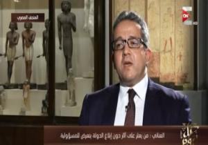 وزير الآثار يحذر الباحثين عن وهم الكنوز الفرعونية من الموت المؤكد