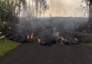 استمرار تدفق الحمم البركانية فى شوارع هاواى الأمريكية