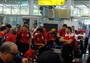 بالفيديو .. وصول بعثة "المنتخب" مطار القاهرة وسط حضور أمني مكثف