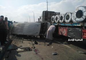 رئاسة أجا تعيد فتح الحركة المرورية لطبيعتها عقب حادث تصادم ميكروباص بسيارة نقل / صور