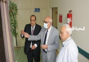 رئيس جامعة المنصورة يفتتح تطوير وحدات طبية بمركز جراحة الجهاز الهضمي | صور