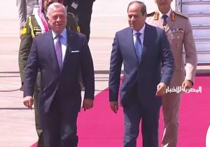 الرئيس السيسي يستقبل العاهل الأردني بمطار العلمين الدولي | فيديو