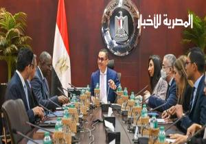 «الاستثمار»: قائمة بمشروعات ذات الأولوية لتنفيذ خطة وطنية تمتد لعشر سنوات