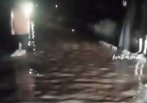 سيول غزيرة تضرب مطروح والوحدات المحلية تطالب السكان بإخلاء المنازل| فيديو