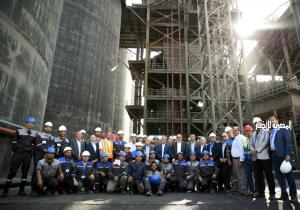 رئيس الوزراء يتفقد مراحل الإنتاج بمصنع الشركة المصرية لبلوكات الأنود الكربونية بالسخنة| صور