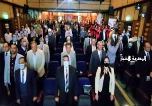 محافظ البحيرة يقوم بتكريم أوائل الثانوية العامة والأزهرية والدبلومات الفنية