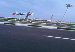 أعلام قطر فى شرم الشيخ والمواطنيين مستاؤن. 