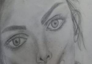 "مريم شعبان" موهبة متميزة فى رسم الشخصيات والطبيعة.. صور