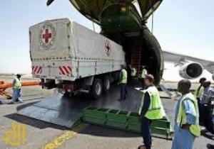 وصول طائرة تحمل مساعدات طبية من الصليب الأحمر في صنعاء