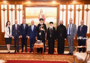 وزير الخارجية يقدم التهنئة لقداسة البابا تواضروس الثاني بمناسبة عيد القيامة المجيد| صور