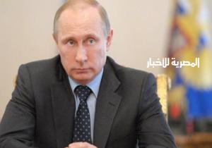 بوتين يوقع قانونًا يجرم نشر المعلومات الكاذبة عن أجهزة السلطة الروسية في الخارج