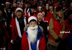 "بابا نويل" يقود مظاهرات ضد رئيسة كوريا الجنوبية
