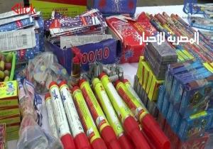 ضبط عامل بالفيوم لقيامه بإدارة ورشة لتصنيع الألعاب النارية