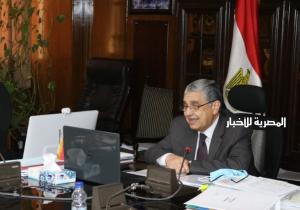 وزير الكهرباء يتابع مع وزير البيئة والطاقة اليوناني مشروع الربط الكهربائي بين مصر واليونان