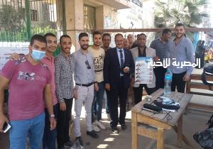 عمال بـ "غزل المحلة" يدلون بأصواتهم فى انتخابات الشيوخ