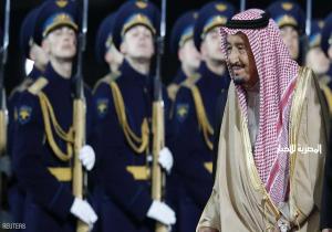 العاهل السعودي يبدأ زيارة تاريخية إلى روسيا