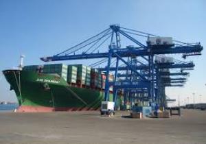 ميناء دمياط يستقبل 6 سفن حاويات وبضائع عامة