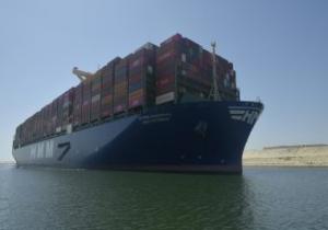 قناة السويس الجديدة تشهد العبور الأول لثاني أكبر سفينة حاويات بالعالم