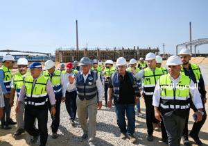 رئيس "العربية للتصنيع" يتفقد إنشاء مصنع تدوير المخلفات الصلبة في بلقاس