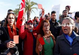 غليان في الشارع التونسي.. إضرابات ودعوة لمقاطعة الانتخابات