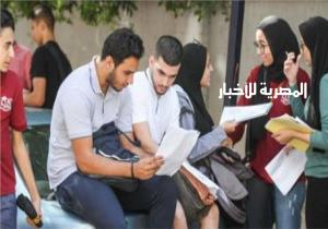بداية سعيدة لامتحانات الثانوية العامة.. طلاب: أسئلة العربي في مستوى الطالب المتوسط