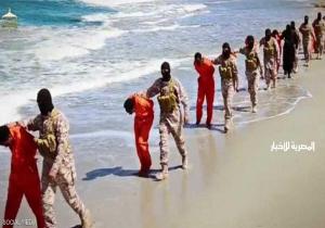 داعشي يروي تفاصيل مروعة لجريمة ذبح 21 مصريا في ليبيا