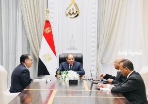 الرئيس يطّلع على الموقف التنفيذي والتشغيلي لعدد من مشروعات النقل ومنظومة القطار الكهربائي السريع