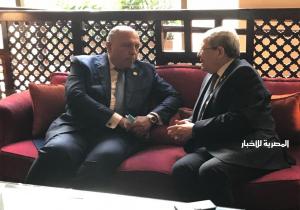 وزير الخارجية يبحث مع نظيره التونسي سبل تعزيز التعاون الثنائي