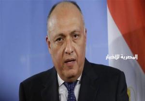 وزير الخارجية يعود إلى القاهرة بعد زيارة للسودان