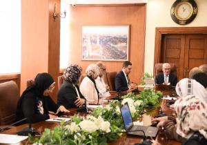 محافظ بورسعيد يستعرض مستجدات العمل في مشروع حصر أصول وممتلكات الدولة