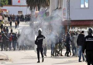 سجنان التونسية تغلي.. مواجهات وإضراب