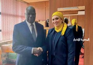 سفيرة مصر في هراري تلتقي وزير الأشغال العامة والحكم المحلي الزيمبابوي