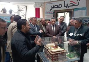 الديب ونادية عبدالله وايمن ظريف  يفتتحوا المعرض الفنى التشكيلى  بالبحيرة