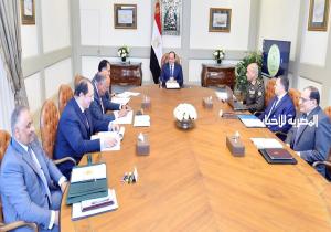 السيسي يوجه الحكومة بمواصلة الجهود لخفض عجز الموازنة
