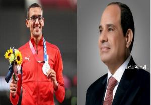 الرئيس السيسي يمنح اللاعب أحمد أسامة الجندي ومدربه وسام الرياضة من الطبقة الثانية