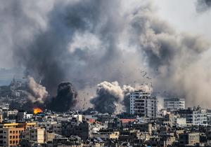 عشرات الشهداء والجرحى الفلسطينيين بقصف مدفعي وجوي متواصل على قطاع غزة