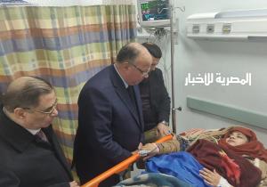 محافظ القاهرة يزور الأطباء مصابي حادث طريق الكريمات