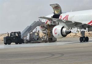 مطار العريش يستقبل طائرتين من الكويت واليونان تحملان مساعدات إغاثية لغزة