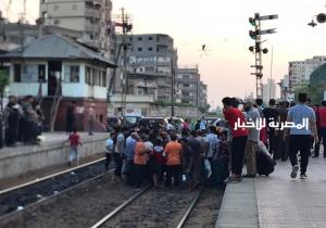 مصرع طفل دهسًا أسفل القطار القادم من القاهرة للمنصورة بمزلقان طلخا