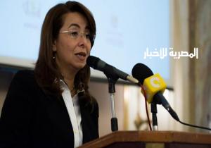 وزيرة التضامن الاجتماعى: من يمتلك سيارة لا يستحق دعماً نقدياً من الدولة