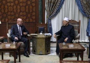 الرئيس الفلسطيني يشكر شيخ الأزهر على مراجعة مصحف المسجد الأقصى