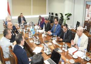 وزير الإسكان يتابع موقف مبيعات وتسويق المشروعات بالمدن الجديدة