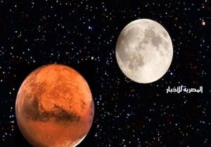 في ظاهرة مشاهدة بالعين المجردة.. ترقبوا اقتران القمر بـ"النجم أنتاريس" مساء اليوم