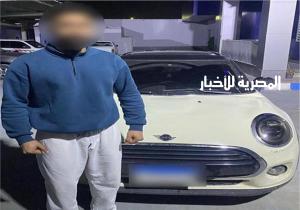 تشبث بسيارته.. أمين شرطة يمنع قائد سيارة مخالفًا من الهرب في كمين بالإسماعيلية